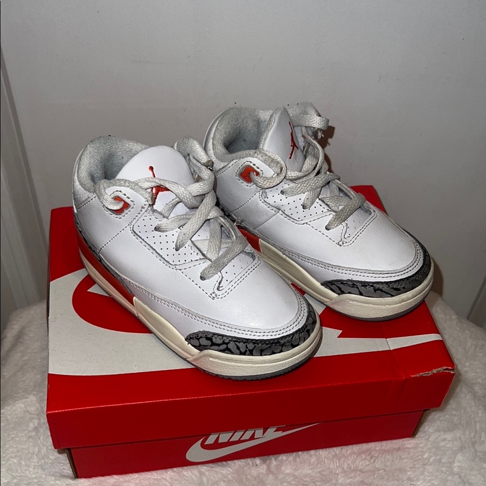 “Jordan retro 3 “Nike Kids White and Gray Sneakers toddler size 8